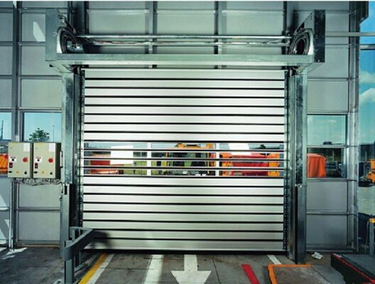 Feito de alumínio liga de rolamento rápido Garage Roller Shutter porta para armazém de segurança