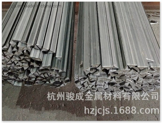 Membro da barra de forma triangular de aço estrutural de carbono Chamfer Q235 para concreto pré-moldado